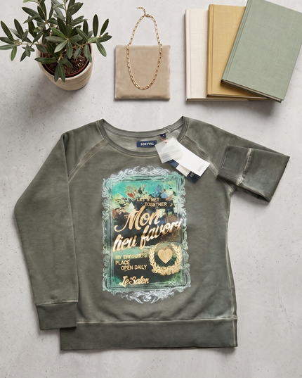 Felpa Ragazza Blu Seven – Verde Muschio Stampa Dipinto a Mano, dal Verde Mela al Colore Oro