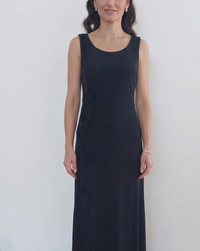 Abito Lungo Donna Nero Scampanato con Ricamo di Pietre – Elegante e Sobrio tg 42