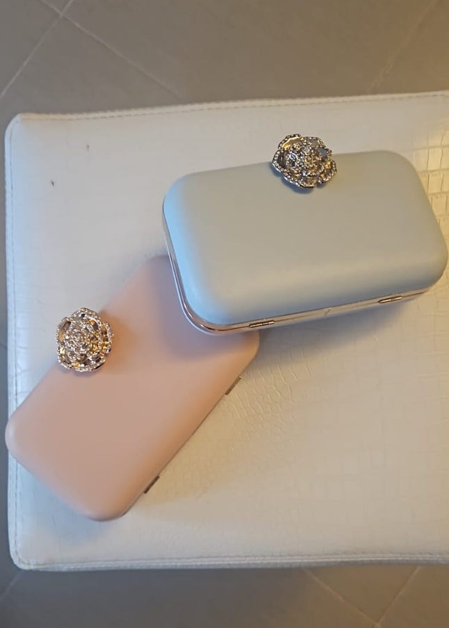 Pochette da Cerimonia in Pelle con Tracolla Dorata e Chiusura Gioiello Rosa con Swarovski