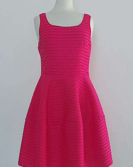 Abito Ragazza Modello Palloncino in Tessuto Elasticizzato Traforato Fuxia - Rif. 326