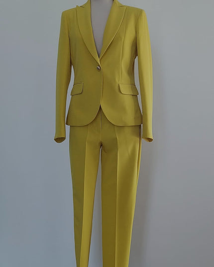 Completo Giacca Essenziale e Pantalone Sigaretta Giallo Ocra – Art. 0668 – Tg. 42