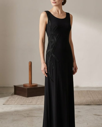 Abito Lungo Donna Nero Scampanato con Ricamo di Pietre – Elegante e Sobrio tg 42