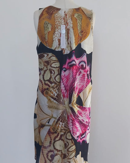 Abito in Seta Modello Trapezio Fantasia Oro/Rosso/Nero con Collana in Scamosciato Cuoio