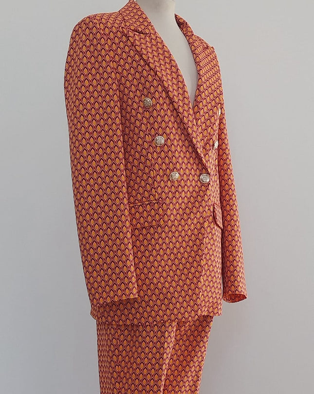 Completo Giacca Doppio Petto e Pantalone Sigaretta Donna – Fantasia Fiamme Arancio Fuxia Bordeaux – Art. AC70