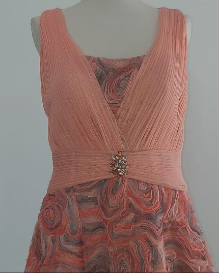 Abito Cerimonia Donna Scampanato in Tulle Salmone e Crema con Fiori e Cristalli – Tg. 42